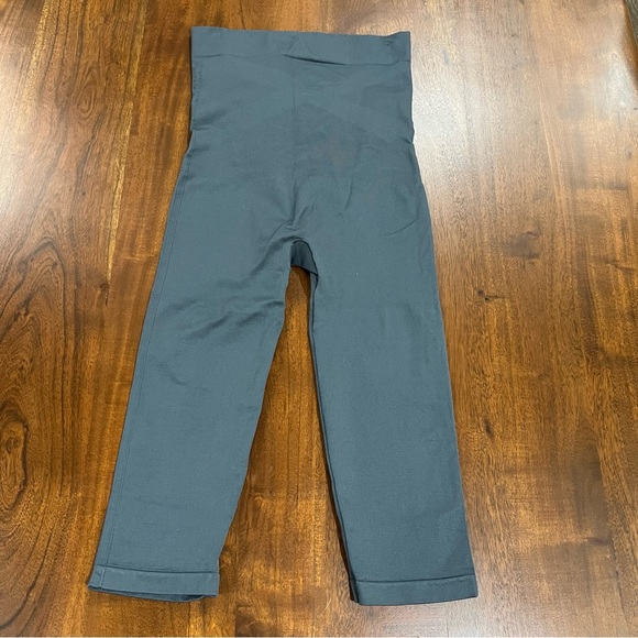 Blanqi Maternity Belly Support Crop Leggings Size Small - Picture 3 of 7